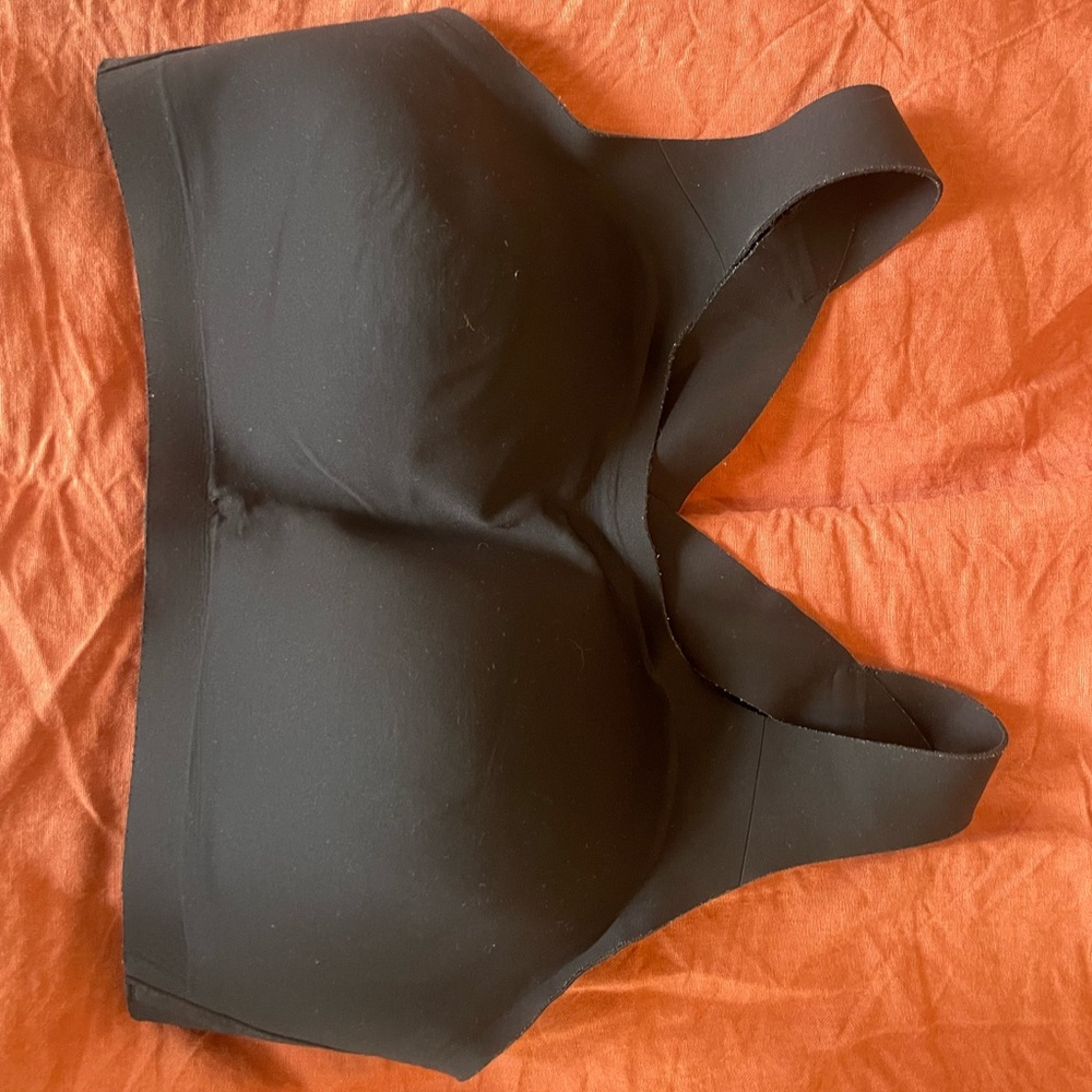 Lululemon Enlite 34DD Black